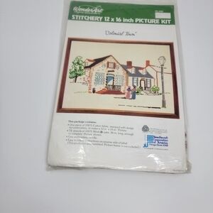 Wonderart Stitchery Picture Colonial Needlework Town 5458  Kit 12 X 16 New T22